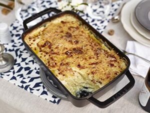STAUB Cast Iron Oven Dish, Black 3.15 L - Durable and Versatile Kitchen Tool