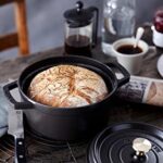 STAUB Cast Iron Roaster/Cocotte in Black, 28 cm – Ideal for Roasting and Baking