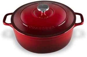 Chasseur Round French Oven in Bordeaux Red, made in France, 28 cm, 6.1L, premium cast iron cookware