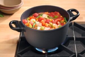 Swiss Diamond 9.5" Soup Pot HD Nonstick Diamond Coated Aluminum Soup Pot, Dishwasher Safe, Oven Safe, Grey
