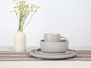MTLWTL Dinnerware Sets, Ceramic Plates and Bowls Set with Mugs, 16pcs Stoneware Dinnerware Set for 4, Microwave,Oven & Dishwasher Safe(Grey)